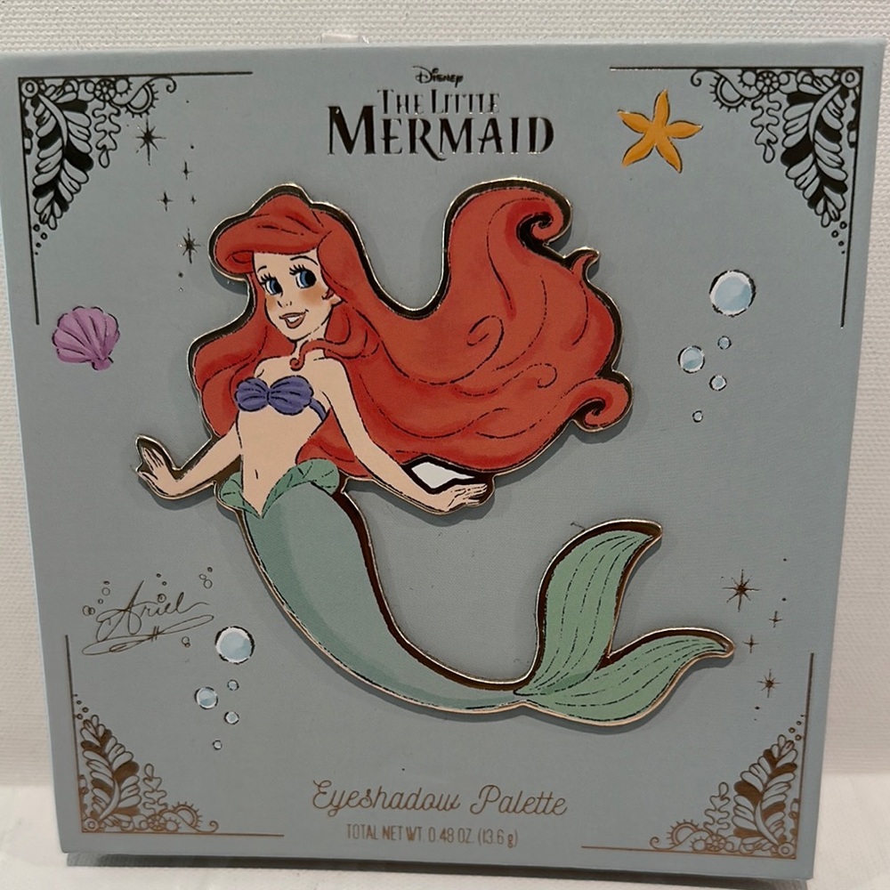 Disney The Little Mermaid (12) Eyeshadow Palette with Mirror.